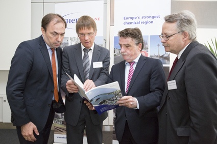 Blick in die ChemCologne Chemielogistik Studie: Friedrich Überacker (AGV...