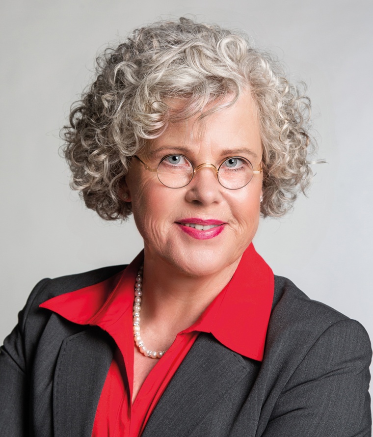 Dr. Nicola Spiggelkötter, Knowledge & Support
