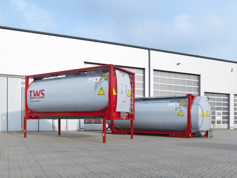 Kombination aus Tankcontainer und Leckagewanne bietet TWS nun an