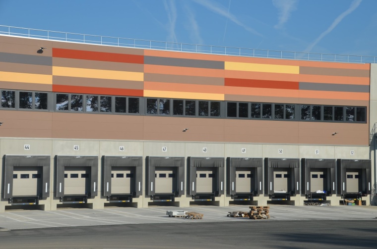 Der neue Logistik-Komplex in Obernburg umfasst rd. 70.500 m² Hallenflächen....