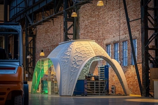 Das R-IGLO ist ein Pilotprojekt des Hafenbetriebs Rotterdam, das in der...