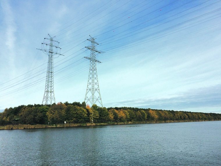 Westküstenleitung über den Nord-Ostsee-Kanal in Brunsbüttel (2016) © TenneT