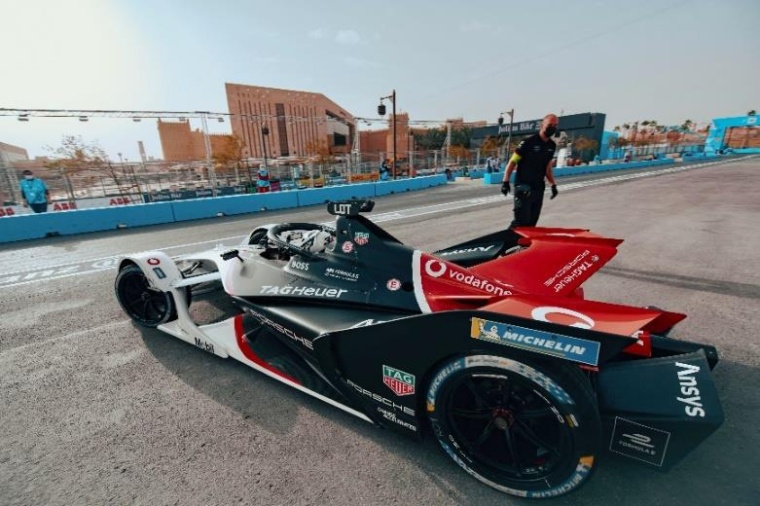 Henkel kooperiert mit Porsche in der ABB FIA Formel-E-Weltmeisterschaft. Foto:...