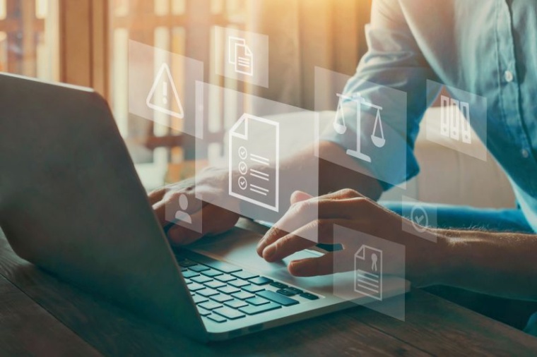 „Standardisierte Anfragen zu Compliance-Themen werden zum Teil mit einem...