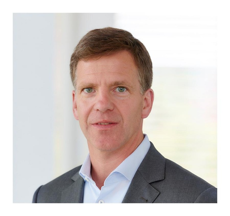Christjan Knudsen, Vorsitzender der Tarifkommission des Arbeitgeberverbandes...