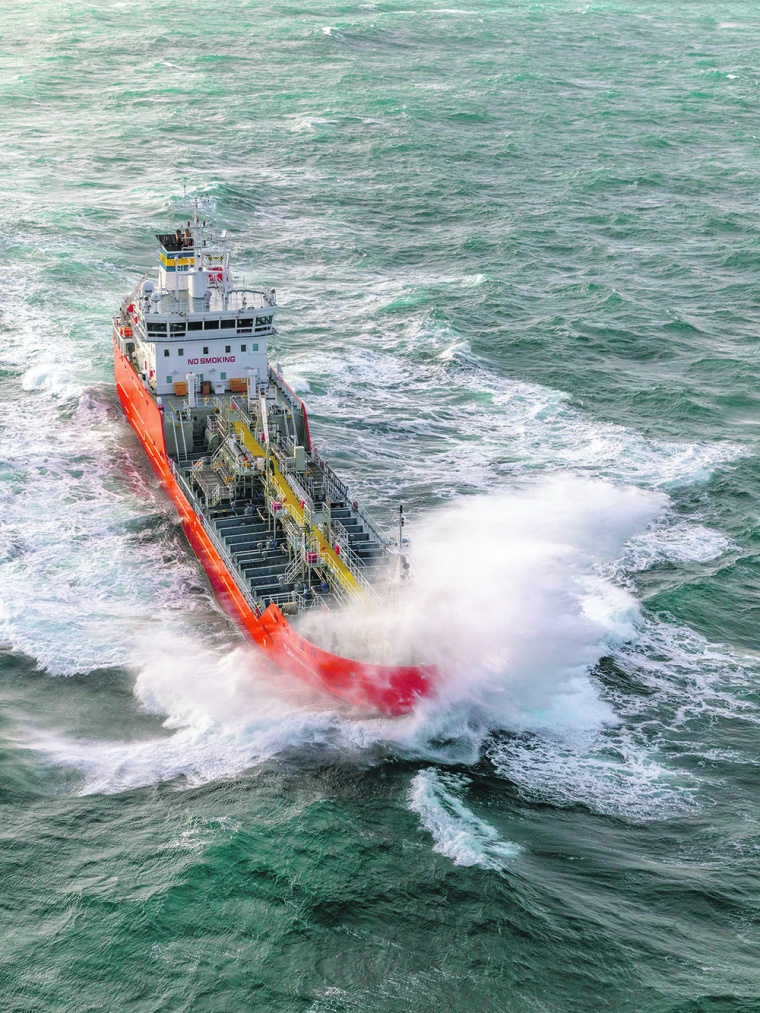 Einer der neuen Stainless-Steel-Tanker, M/T Scarlatti, Baujahr 2022, mit 3.500...