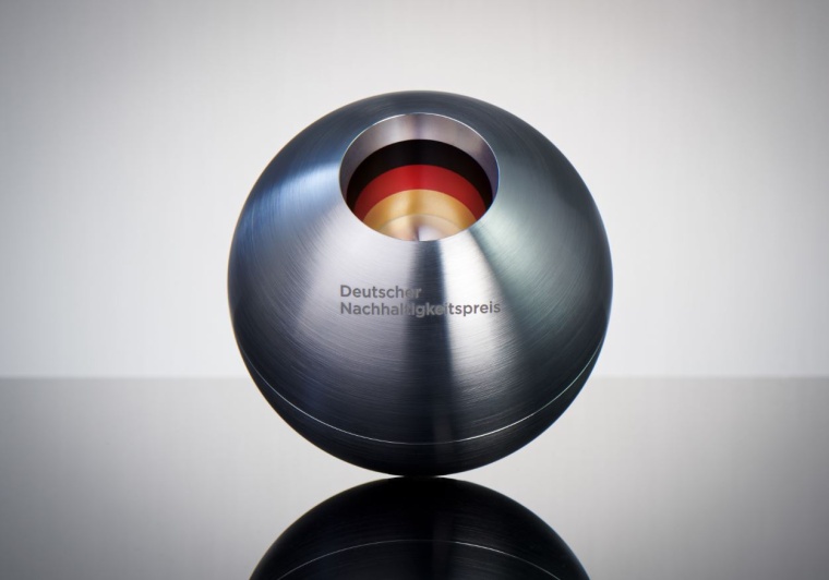 Deutscher Nachhaltigkeitspreis Unternehmen: Preisstatuette (Foto: Frank...