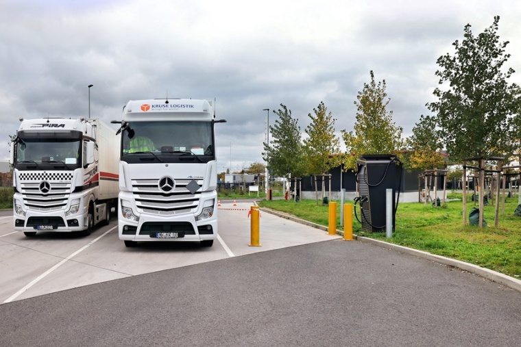 Der Wormser Logistiker TST und der rheinhessische Energieversorger EWR haben...