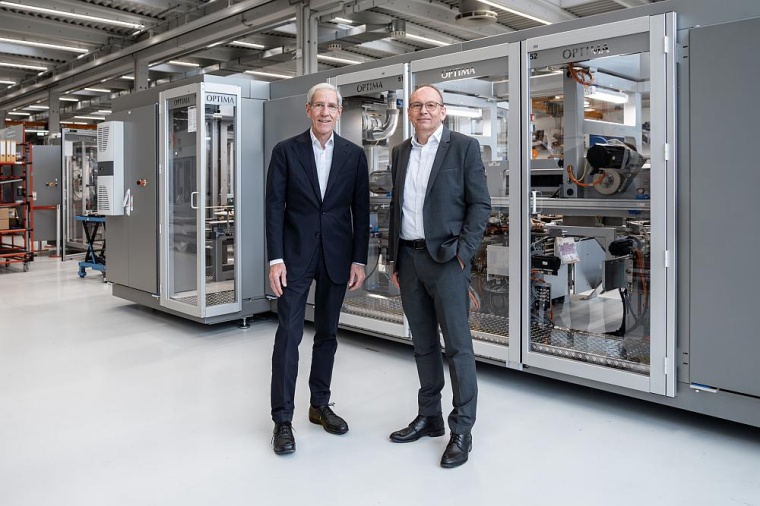 Hans Bühler (links) übergibt den CEO-Posten an Stefan König. Foto: Optima