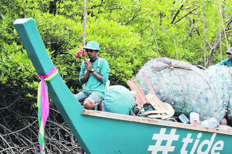 Durch Tide Ocean organisierte Sammlung von Meeresplastik in Thailand, wo sich...