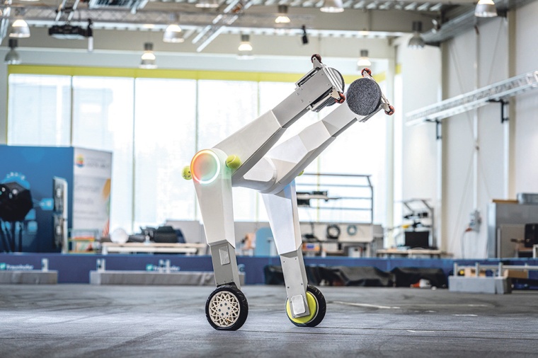 Der autonome kollaborative Roboter ‚Evobot‘ erledigt unterschiedlichste...