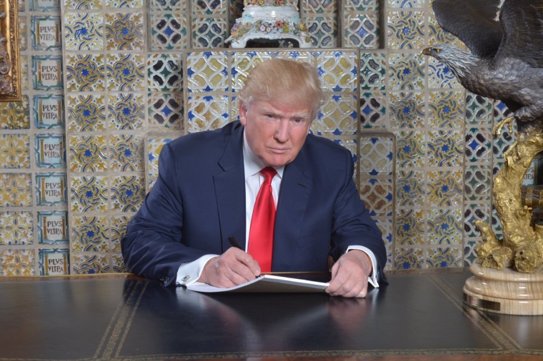 (c) https://twitter.com/realDonaldTrump