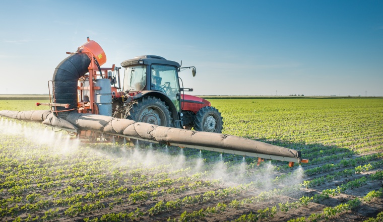 Roundup Judge Orders Bayer to Mediation (c) Fotokostic/Shutterstock