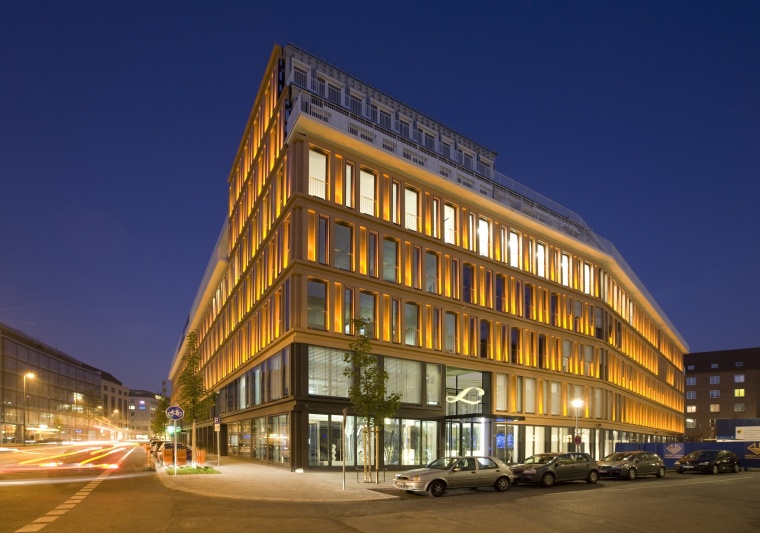 Linde, Praxair Work with US FTC on Merger (c) Linde