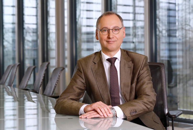 Analysts Tell Bayer to Shape up, or Split (c) Bayer