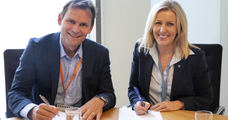 Jon-André Løkke, CEO of Nel Hydrogen and Tove Andersen, EVP Production in...