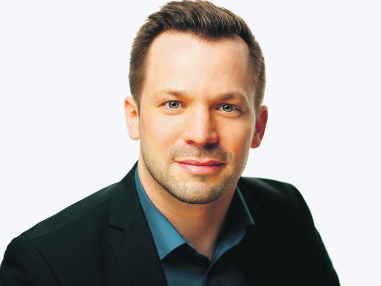 Necessity to Pursue Multi-channel Strategies Christian Bürger, Managing...