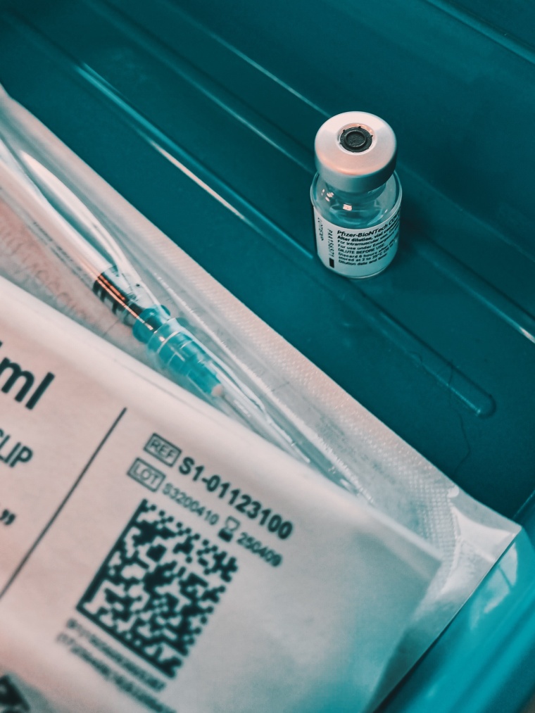 The EU has clinched the deal with vaccine team Pfizer/BioNtech hinted at in...