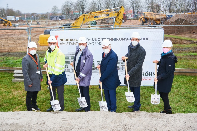Start of construction: Groundbreaking ceremony in Worms. (c) Röhm