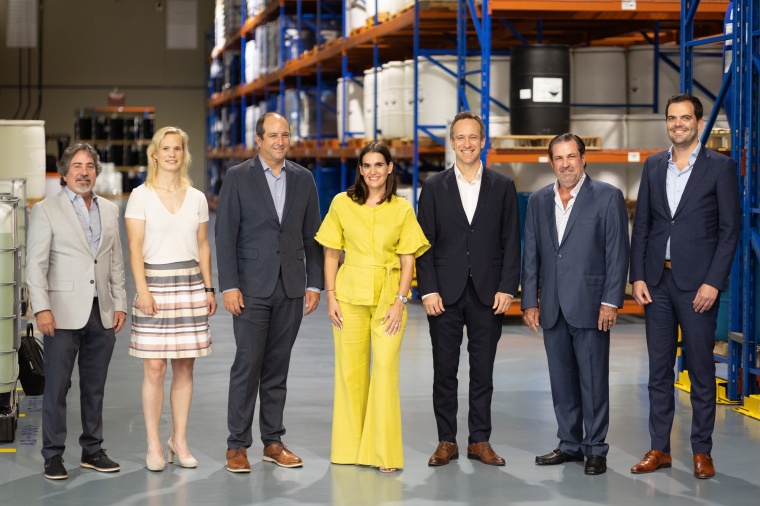 V.l.tr.: Eugenio Ortega, VP, Sachs Chemical; Fenna van Zanten, Director of...