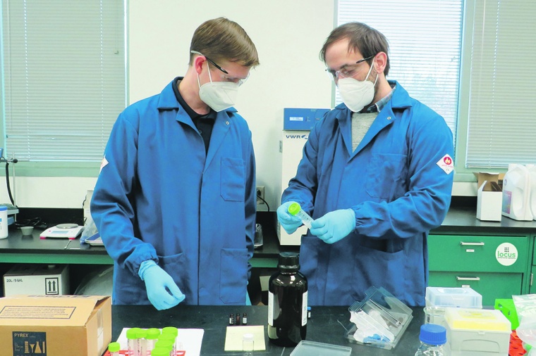Working in the lab | © Locus Ingredients
