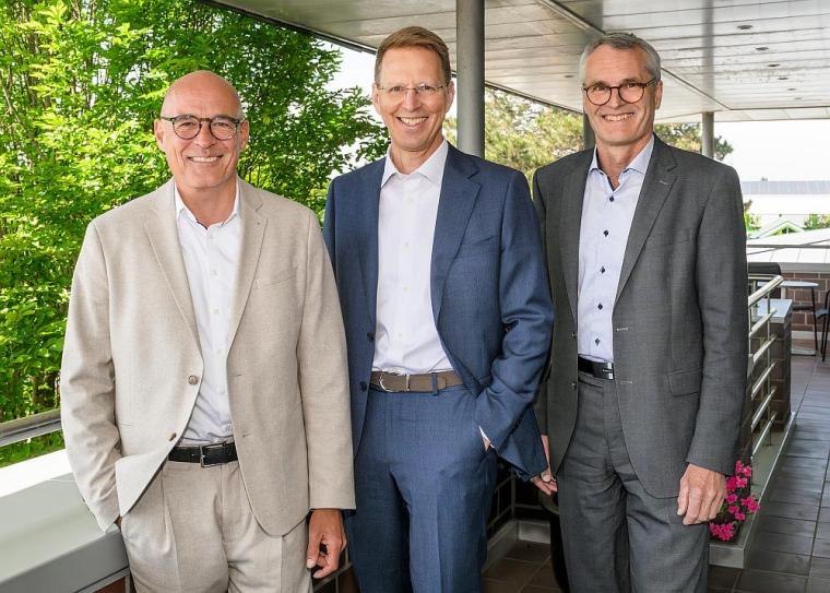 Von links: Jan Philipp Wuppermann (Sprecher der Gesellschafterfamilie und...