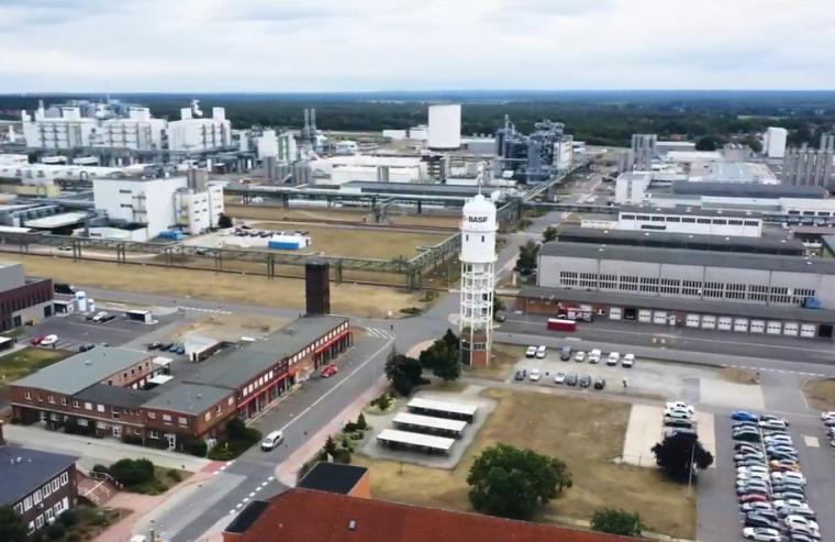 Luftbild des BASF-Standorts Schwarzheide, der nun zum Industriepark Lausitz...