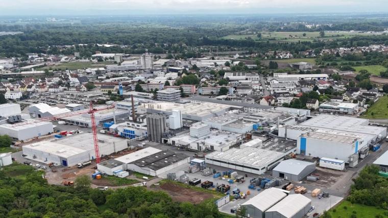 Blick von oben auf das Wormser Renolit Werk