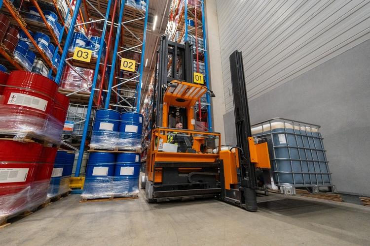 Sichere und gesetzeskonforme Gefahrstofflagerung am DP World-Standort im...