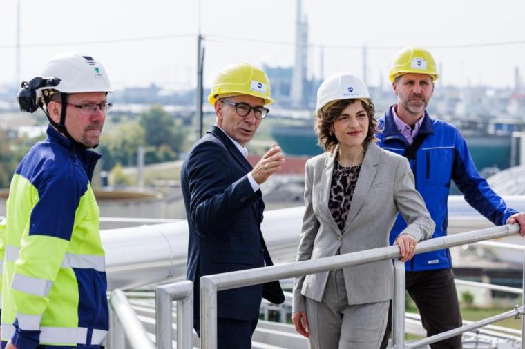 (v.l.n.r.): Falko Keck, Production Manager, UPM Biochemicals, Christof...