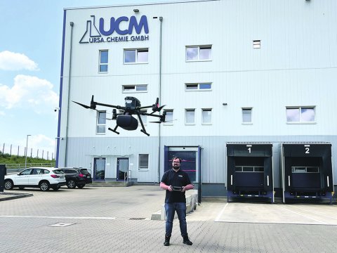 Der Mittelständler Ursa-Chemie nutzt für den Transport von Proben künftig die IoT- und Drohnen-Expertise der Deutschen Telekom.
