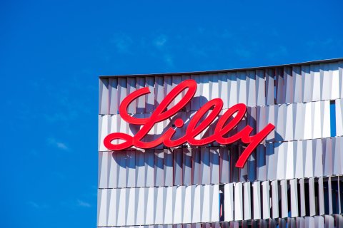 Lilly logo on a building