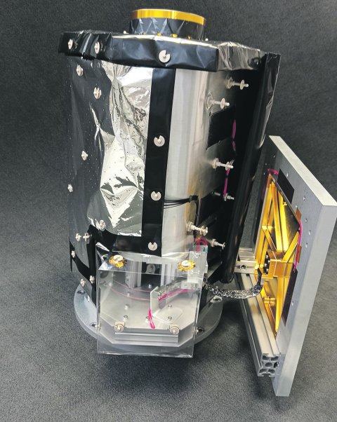 Mehrschichtige Isolierung an der Flugausrüstung der Comet-Kamera im Rahmen der ESA-Mission „Comet Interceptor“, deren Start für 2029 geplant ist.