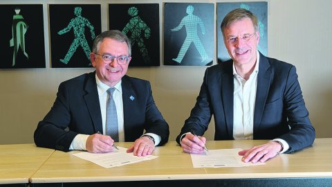 Roland Fornika, Präsident FECCIA, und Mathias Schöttke, Präsident ECEG, unterzeichneten das Rahmenwerk zum Joint Strategic Framework for Sustainable Just Transition Leadership.