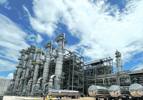 At the Oxea and Celanese facility in Bay City, Texas, Röhm has built and commissioned the first plant to produce methyl methacrylate (MMA) using the new LiMa technology.
