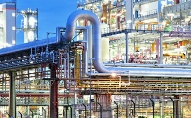 DIGITALIZATION IN THE CHEMICAL INDUSTRY